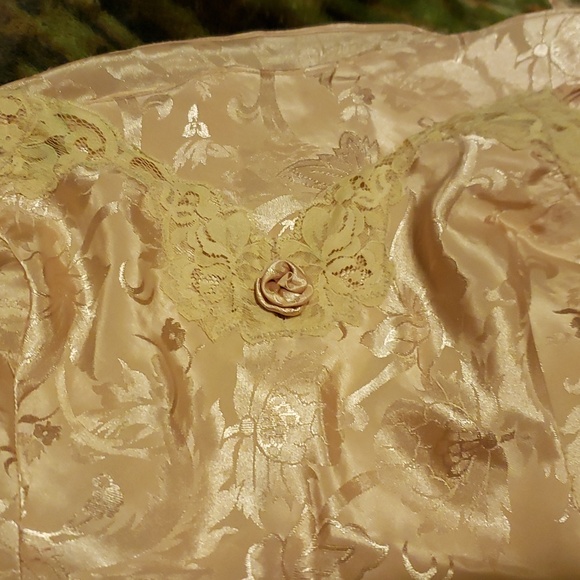 Silm and Satin Ladies full slip - Picture 2 of 2